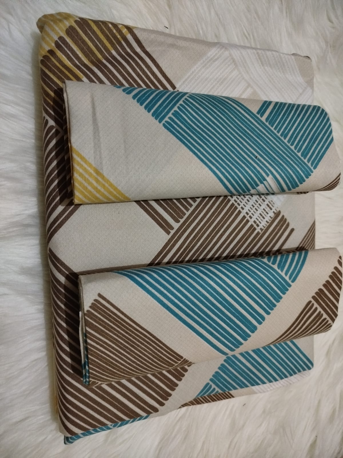 Elegant Comfy Bedsheets Set Of 4Pcs 5x6 (2 Bedsheets & 2 Pillowcases)