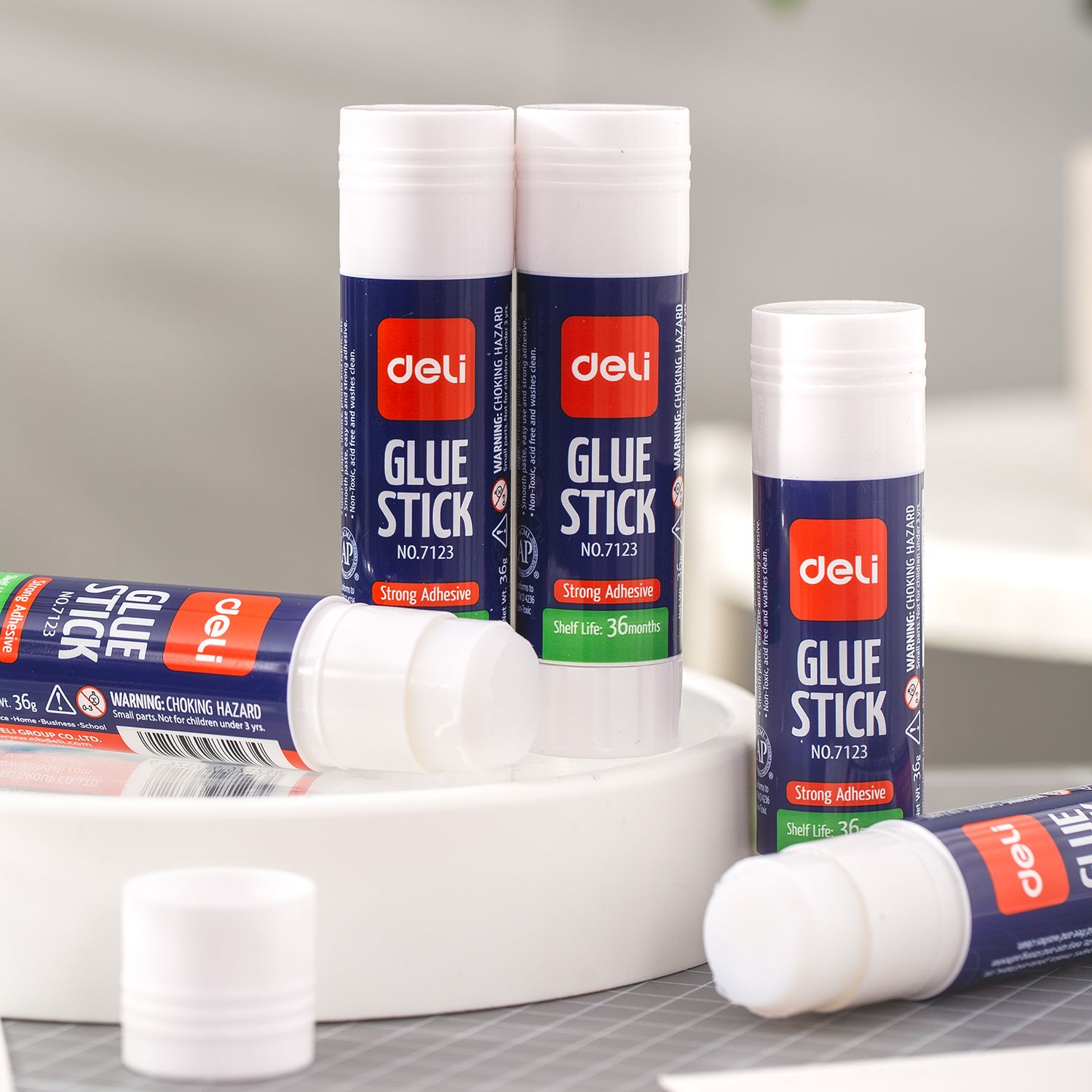 【Deli Official】DELI E7123 Glue Stick 36G Jumbo PVP Glue Stick Extra Strong Non-Toxic Clear-Drying Adhesive for Paper Cardboard Crafts & Office Use  Easy Twist-Up Application