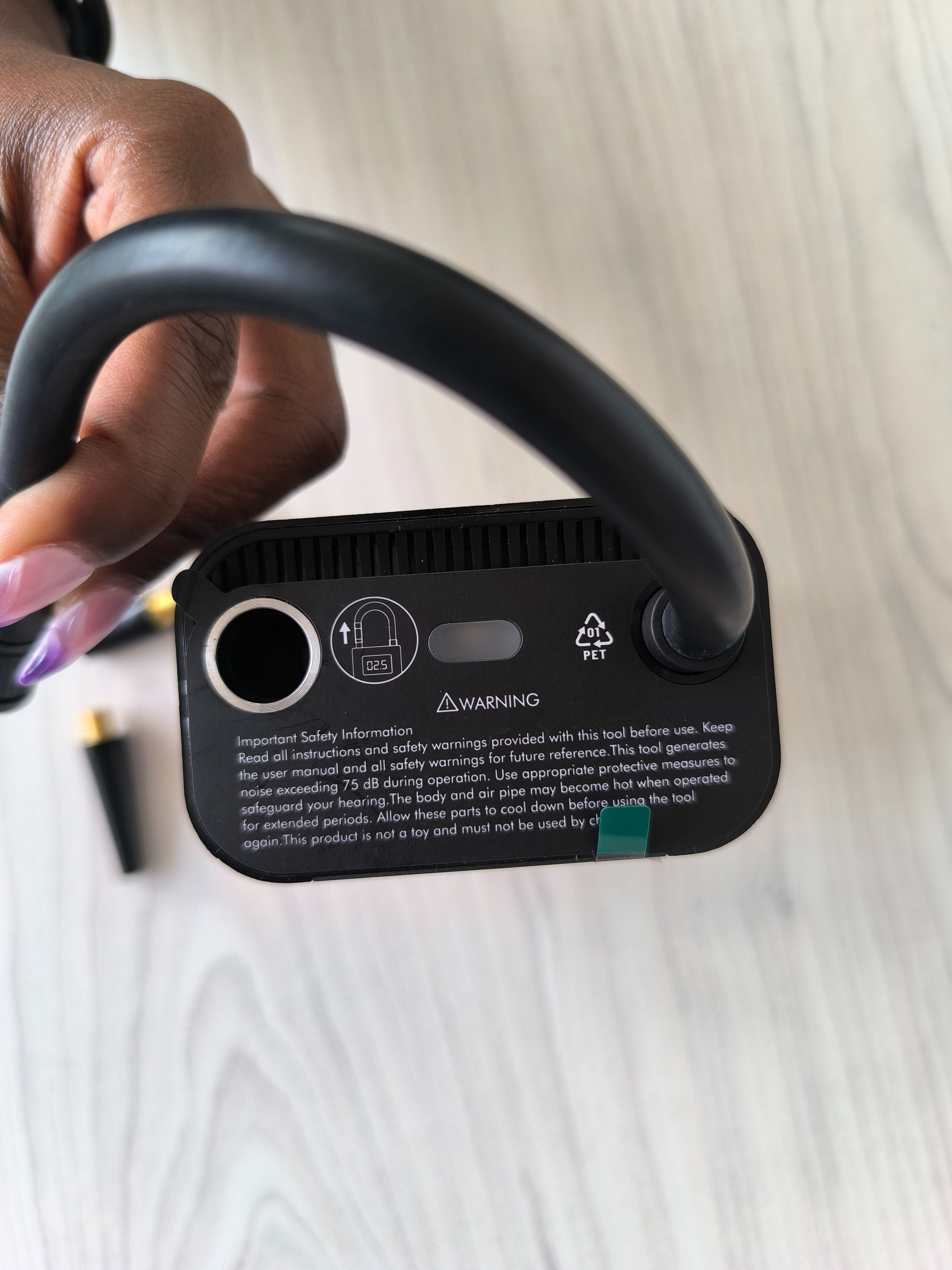 { Special Offer }Melody Polymer Portable ELECTRIC AIR INFLATOR Digital Pressure Detector ,Inflation Pressure & 4000MAH Power Bank Function Inflates Car Tires,Mortobikes & Balls