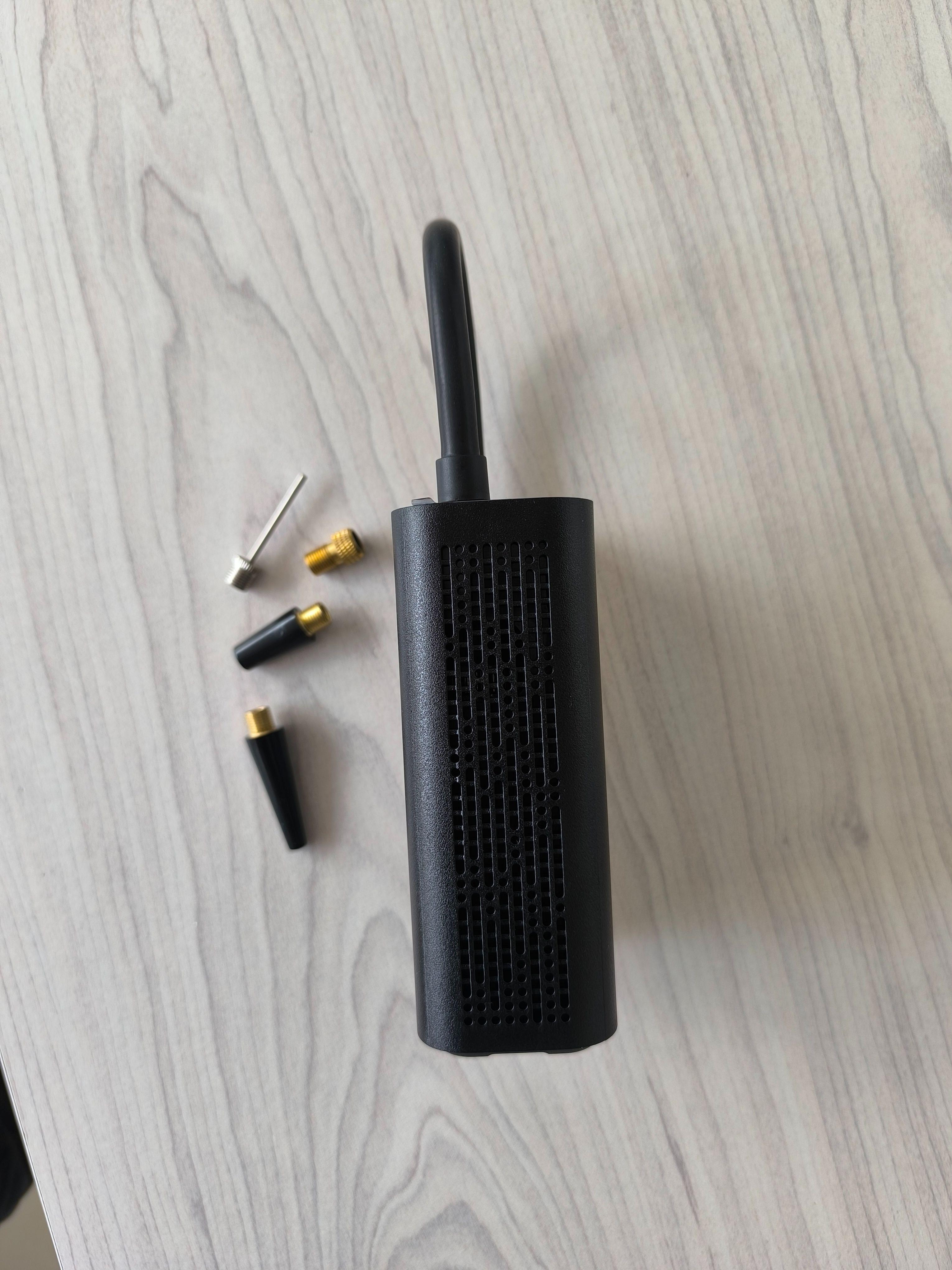 { Special Offer }Melody Polymer Portable ELECTRIC AIR INFLATOR Digital Pressure Detector ,Inflation Pressure & 4000MAH Power Bank Function Inflates Car Tires,Mortobikes & Balls