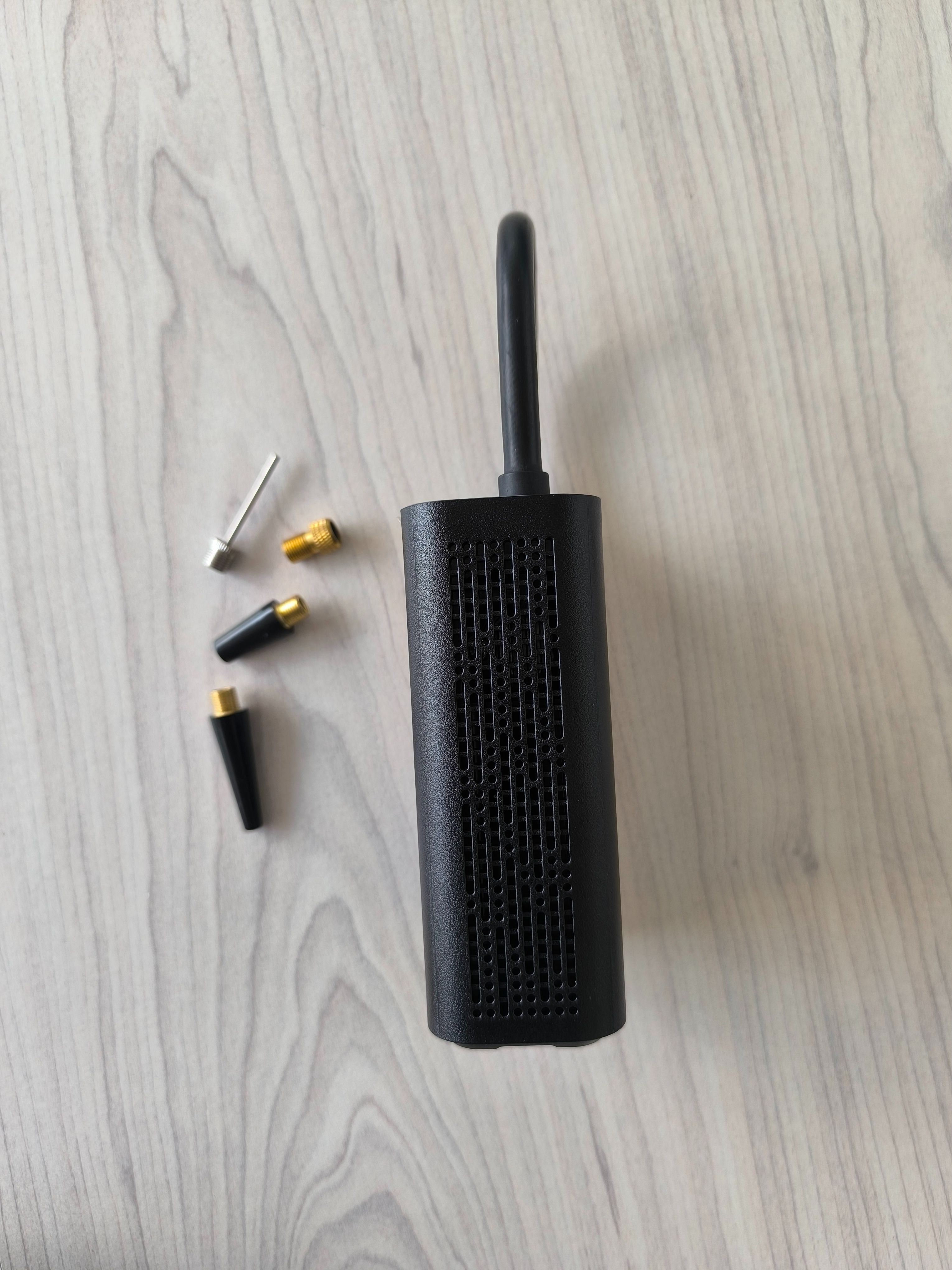 { Special Offer }Melody Polymer Portable ELECTRIC AIR INFLATOR Digital Pressure Detector ,Inflation Pressure & 4000MAH Power Bank Function Inflates Car Tires,Mortobikes & Balls