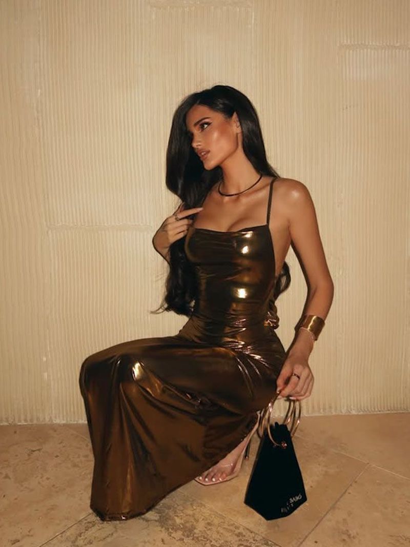 Cngirl spicy girl showcases her temperament and personality with a sexy split gold off shoulder and backless camisole dress