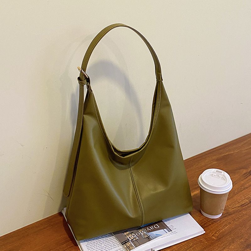 Retro commuting texture shoulder bag female 2025 this year popular Korean version of temperament underarm bag tote bag fashion female