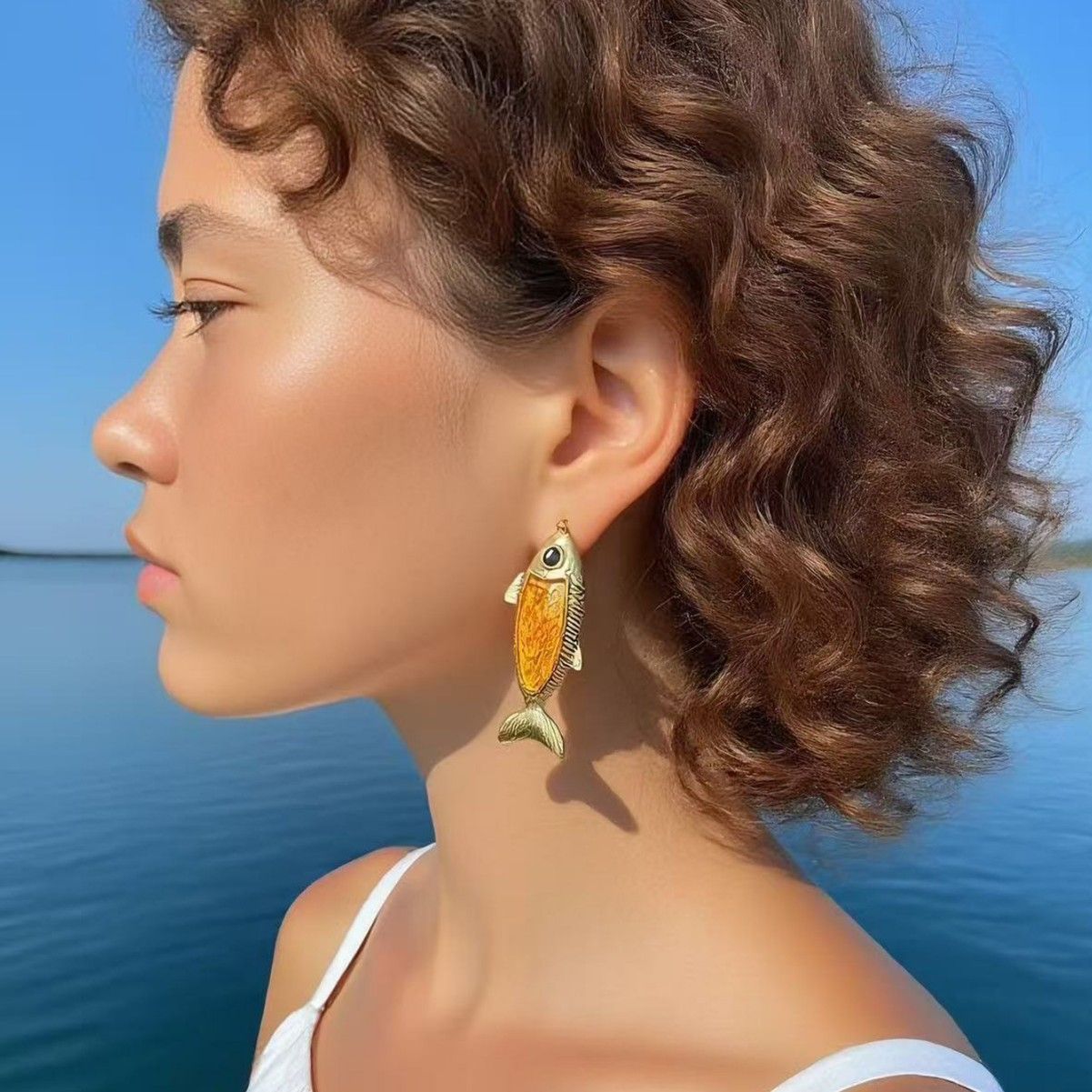 Cross border European and American jewelry creative exquisite cute fish shaped ocean elements temperament multi-color fish female earrings