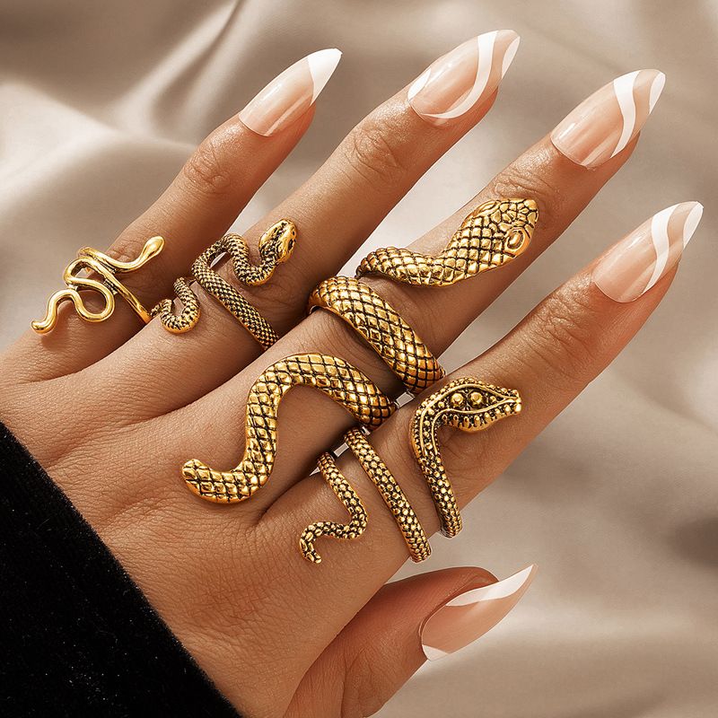 4pcs Punk Snake Ring Set – Vintage Exaggerated Men's Snake Motif Rings A One Size for All