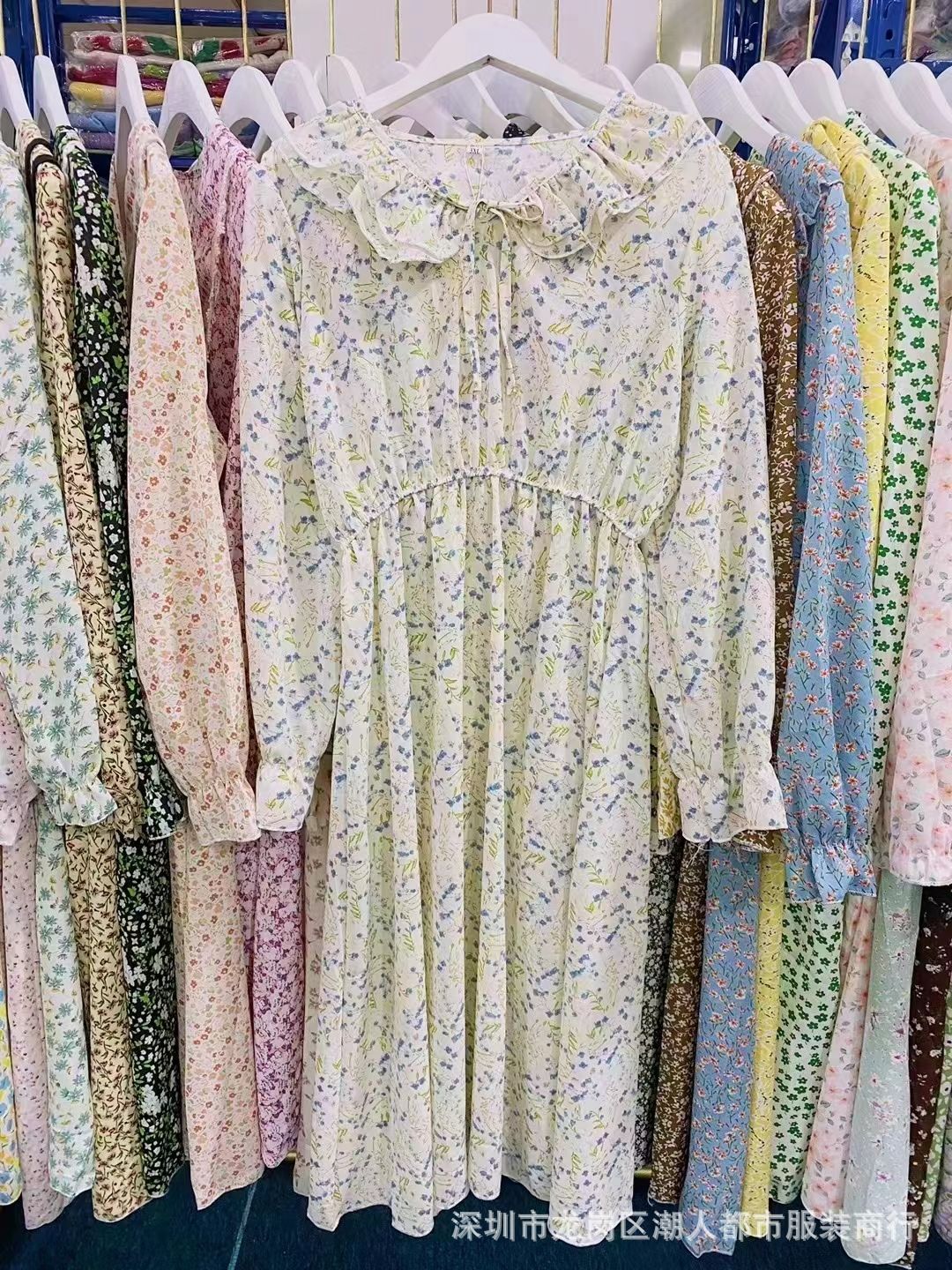 Summer popular floral dresses foreign trade chiffon dresses women's new waist slimming princess skirt stall wholesale Long sleeves One-size-fits-all