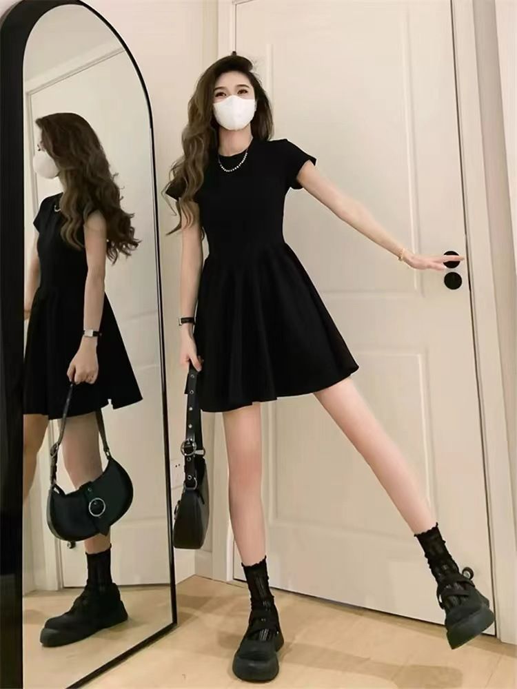 Puffy little black dress small pear shape figure black dress women's summer skirt 2025 new princess dress black S