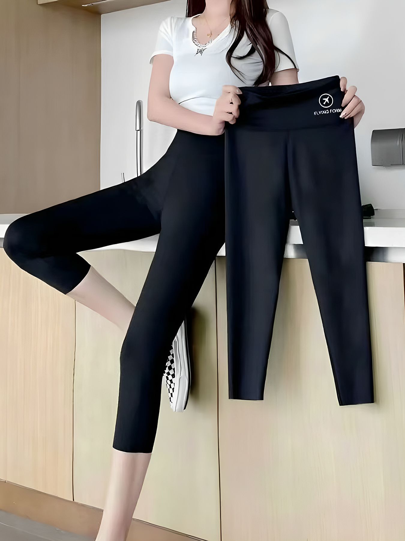Girls' high-waisted hip lifting, nude yoga pants, elastic tight, belly cinching, and thin cropped pants Black S