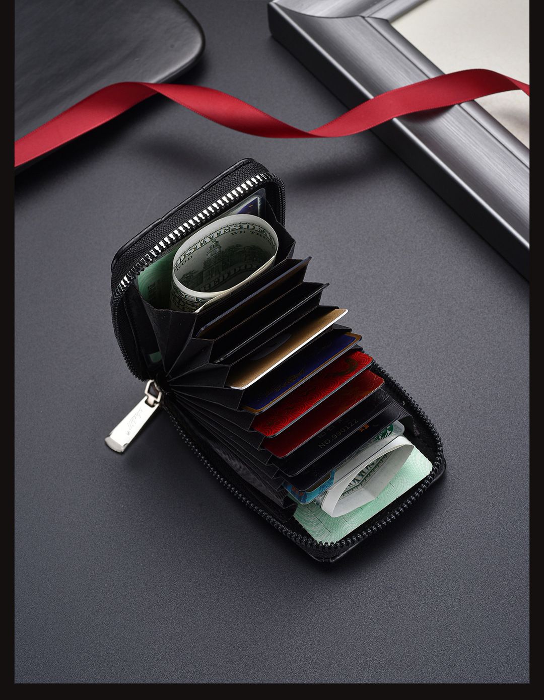 Anti-theft RFID card holder; anti-demagnetization driver's license card holder; carbon fiber pattern zipper accordion women's credit card holder Color 1 Trumpet