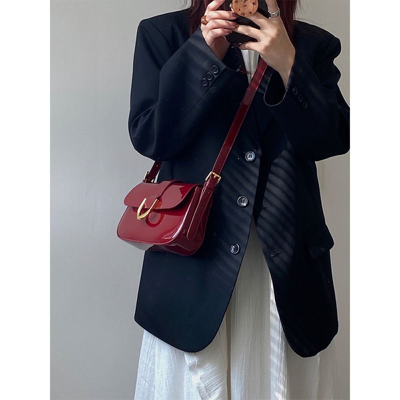 Senior handbag woman vintage wine red horseshoe buckle fashion hand armpit bag single shoulder crossbody bag a hair replacement black one size