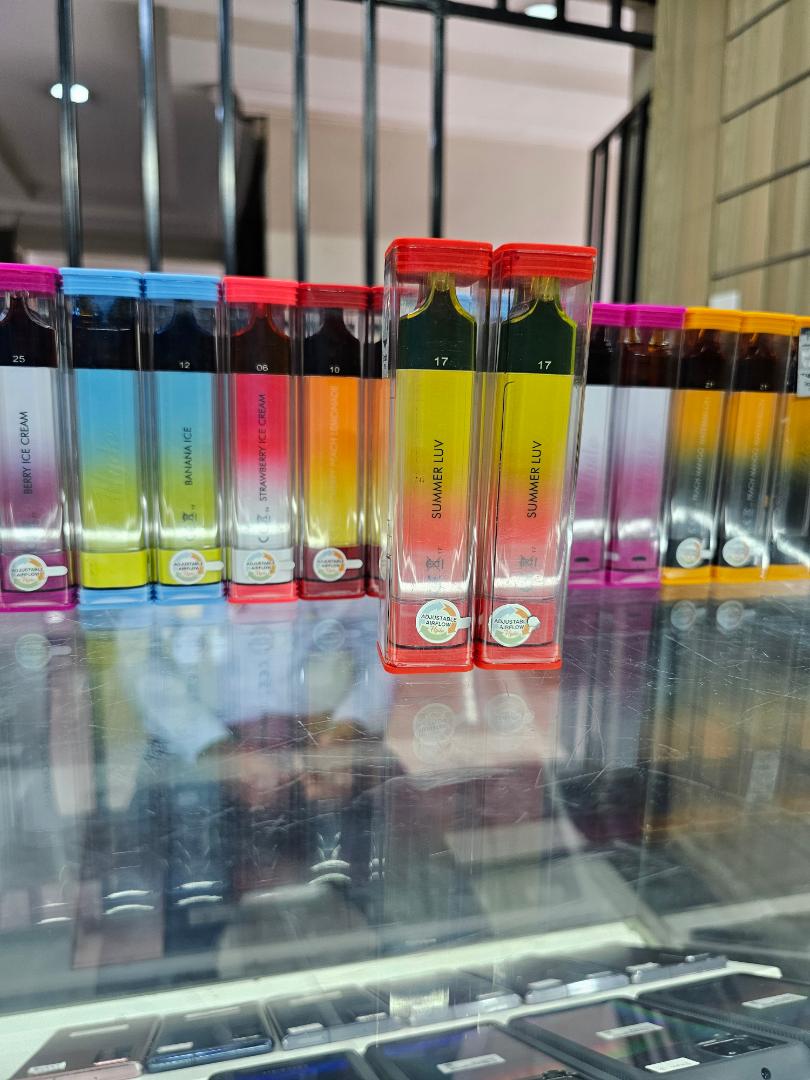 Vape Pen (e-Cigarette) Hyde Edge Rave Recheargable Vape Pens with 4,000 Puffs