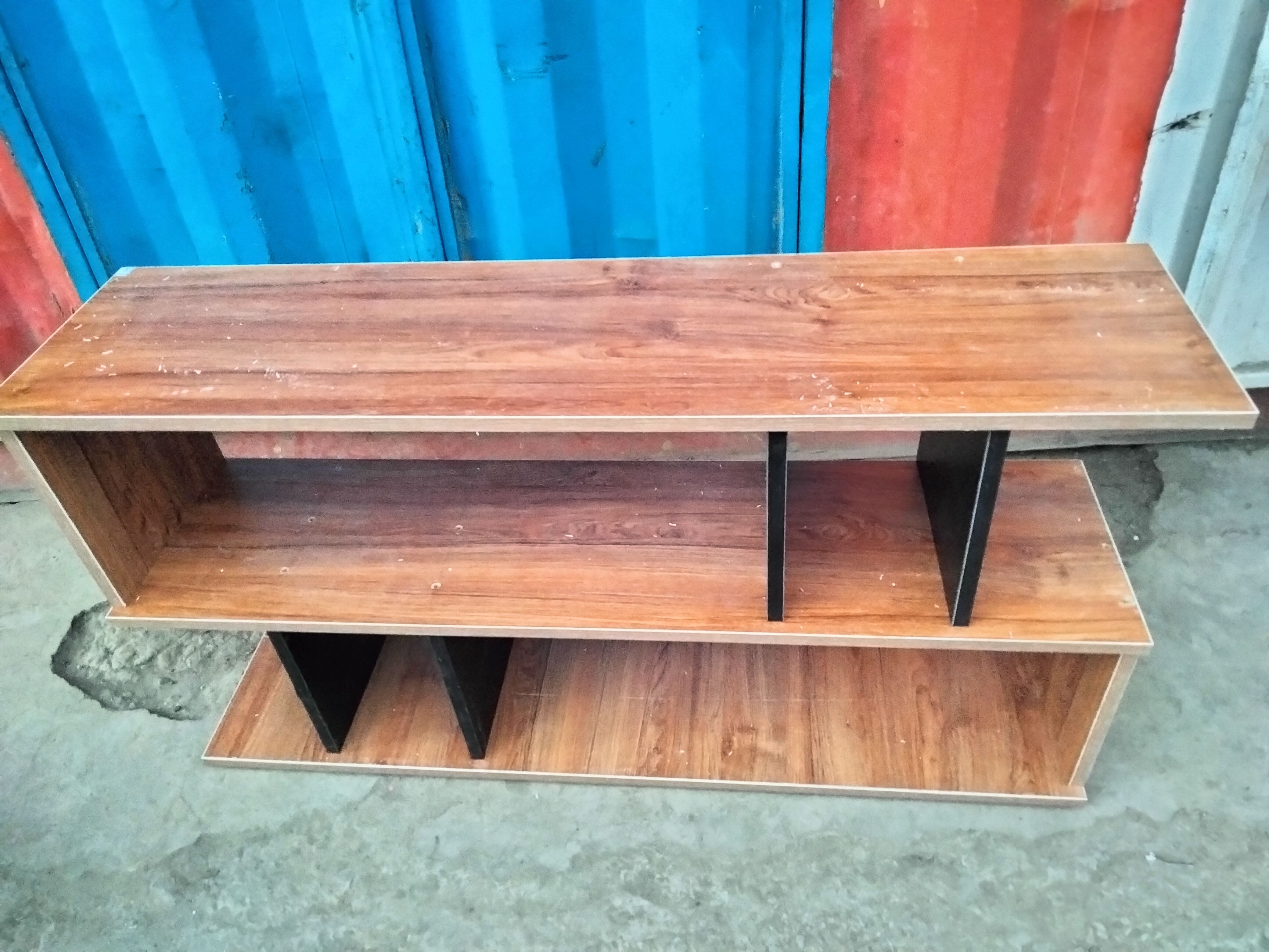 Kuala Lumpur Classic 55" Tv Stand ♦️wooden Tv stands with cabinets ♦️Size 120x30x60cm ♦️Colours ;ROYAL TEAK/ BROWN