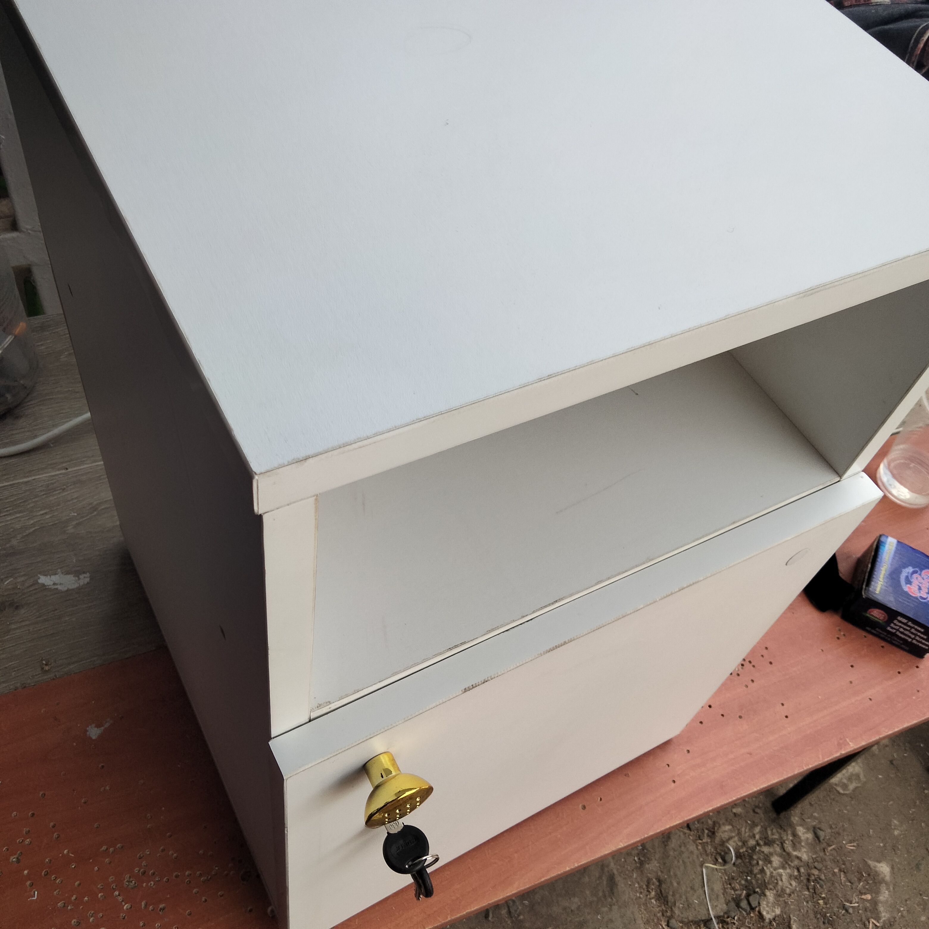 WITH LOCK ANTS BEDSIDE / TABLE SIDE STAND