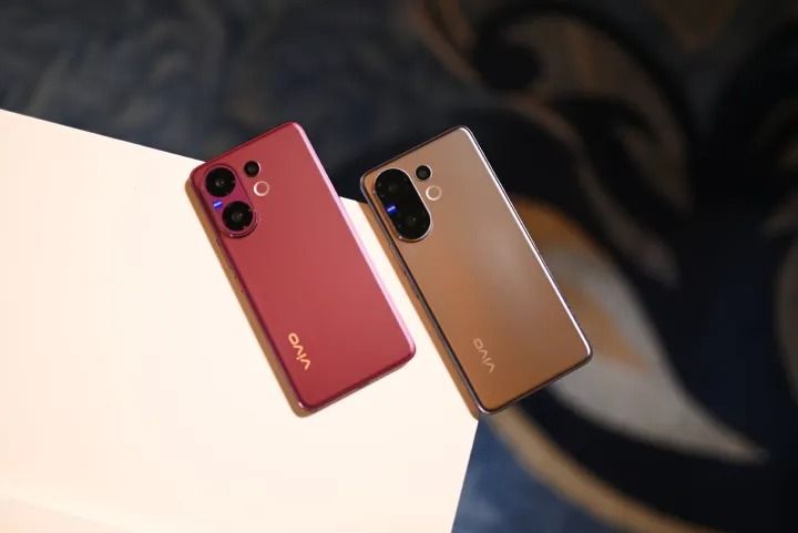[NEW ARRIVALS]Vivo V60 5G 6.77" 120Hz AMOLED Display 512GB ROM+12GB RAM 50MP+50MP 4K@30fps Camera Snapdragon7 Gen 4 Chip 6500mAhBatt IP68/69 DualSIM Fingpnt 12MNTHS Wrrty Type-C Android 15 Smartphones