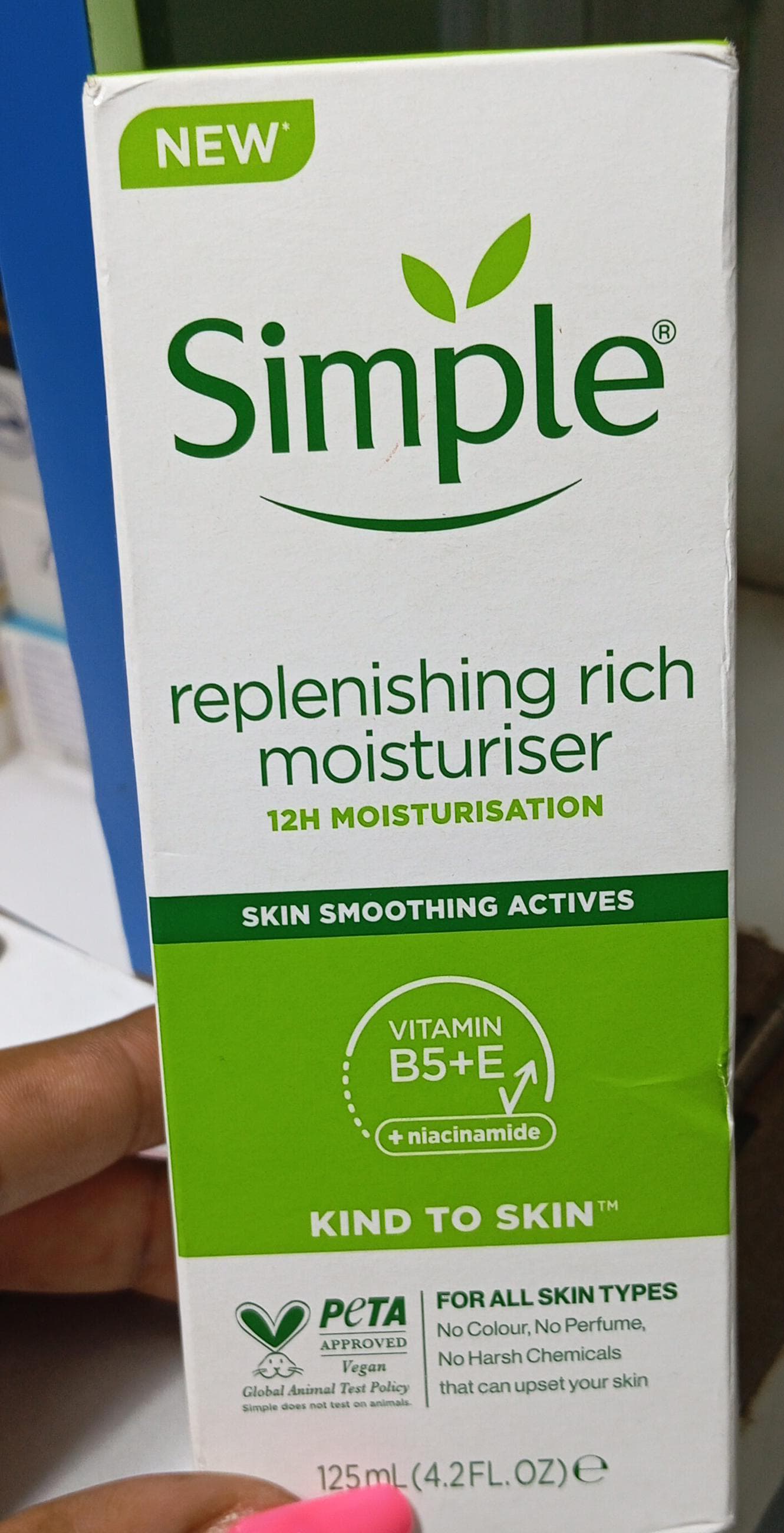 Simple Replenishing Rich Moisturizer with Vitamin B5+ E and Niacinamide