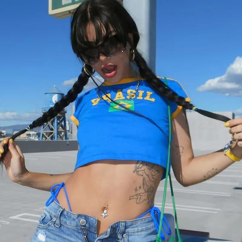 Classic and high quality Women's Tight Tight T-Shirts with Double Lining, Long Sleeve Crew Neck, Crop Tops, Basic Tee Top a must-have for any autumn or winter outfit for ladies.