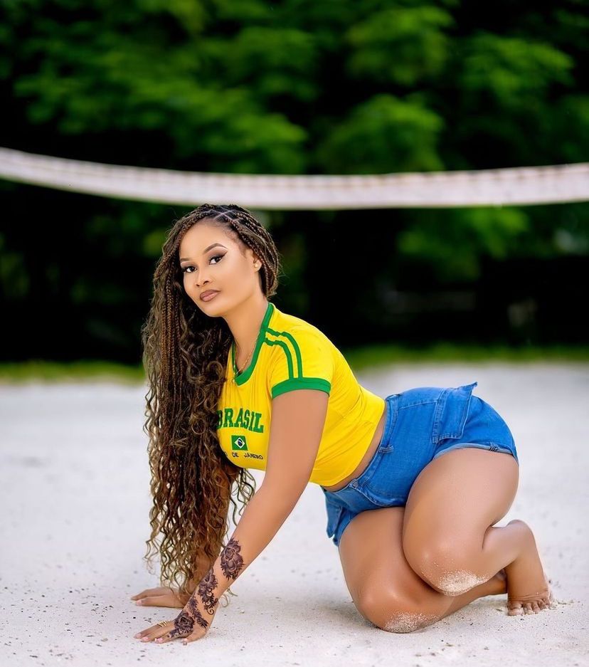 Classic and high quality Women's Tight Tight T-Shirts with Double Lining, Long Sleeve Crew Neck, Crop Tops, Basic Tee Top a must-have for any autumn or winter outfit for ladies.