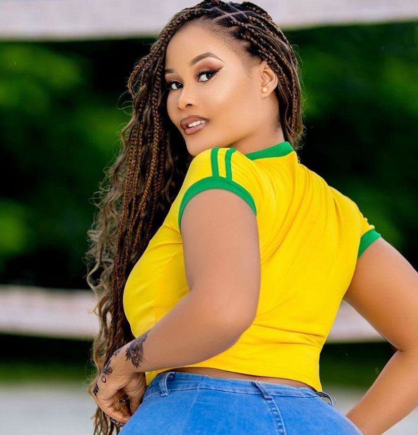 Classic and high quality Women's Tight Tight T-Shirts with Double Lining, Long Sleeve Crew Neck, Crop Tops, Basic Tee Top a must-have for any autumn or winter outfit for ladies.