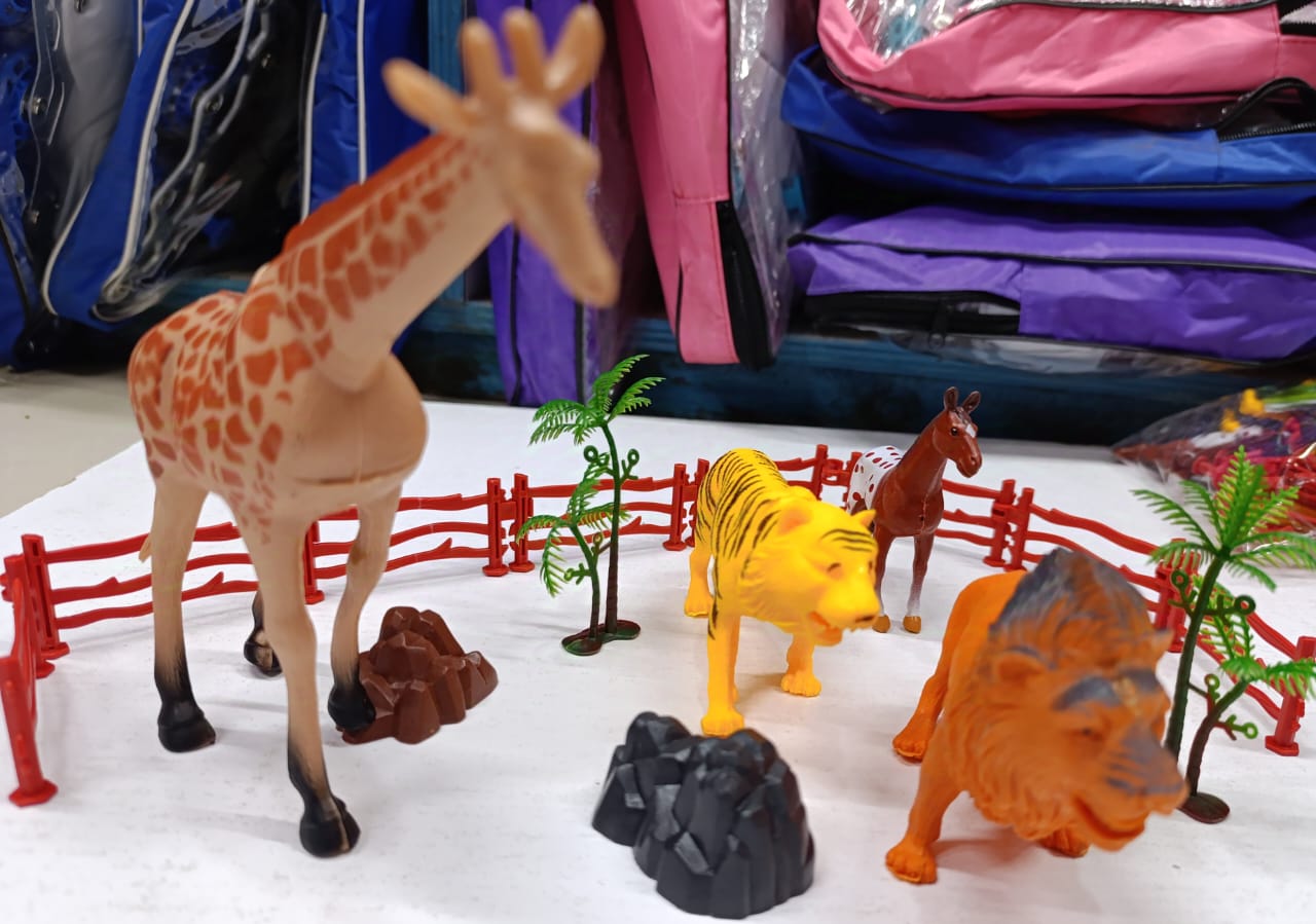 🔷️💫GREAT fUN😁 6 Pieces Farm Animals Figures Set for Kids, Realistic Design, Educational Toys (Multicolor)