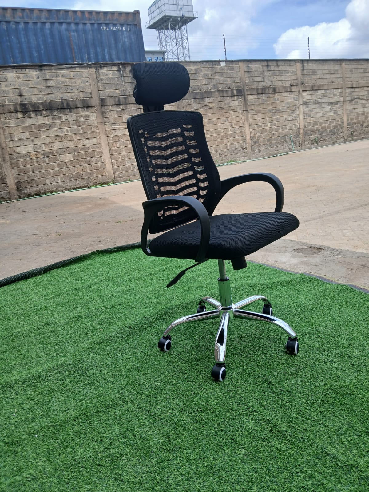 🌻 Secretarial Mesh Office Chair with Adjustable Headrest / Secretarial Mesh Office Chair With Headrest. .Ergonomic design for optimal comfort, Adjustable features,High-quality mesh material