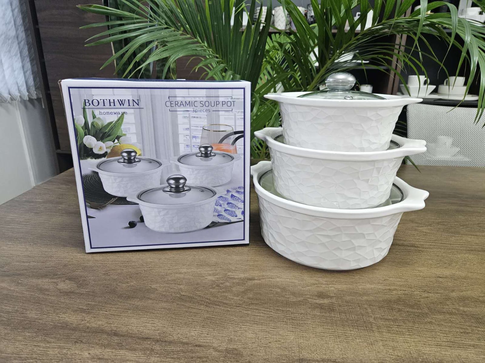 🌸 3 Pcs set Ceramic Casserole serving dishes  with glass cover 🌸
Capacity  3 Ltrs, 2 Ltrs & 1 Ltr