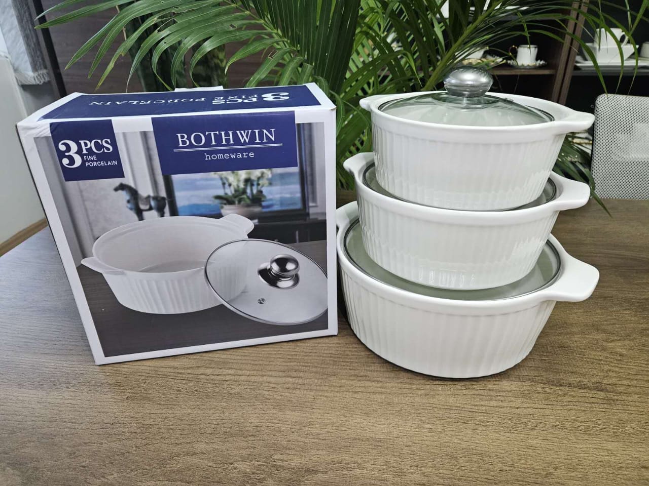 🌸 3 Pcs set Ceramic Casserole serving dishes  with glass cover 🌸
Capacity  3 Ltrs, 2 Ltrs & 1 Ltr