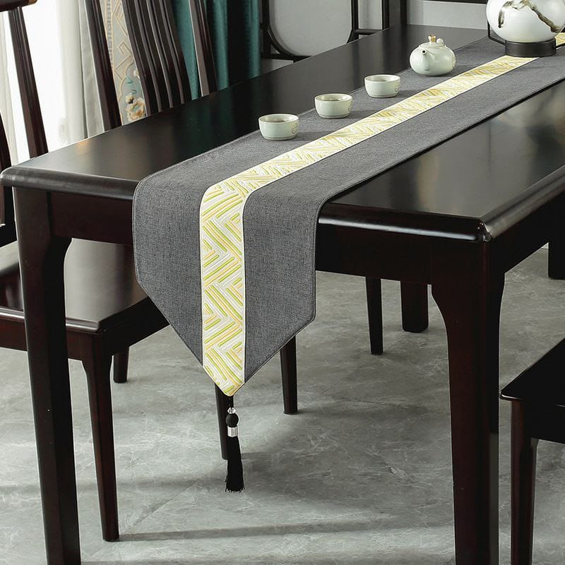 Premium Cotton Linen Table Runner (33x120cm) - Heat-Resistant & Non-Slip Decorative Runner