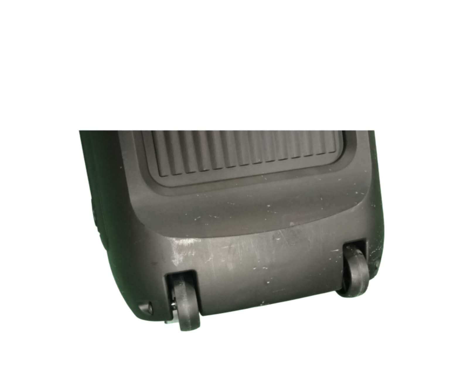 NEW TAGWOOD LTS-8C PORTABLE  BEAT BOX  RECHARGEABLE WITH USB/FM/BLUETOOTH . HAS ONE FREE WIRELESS MICROPHONE.