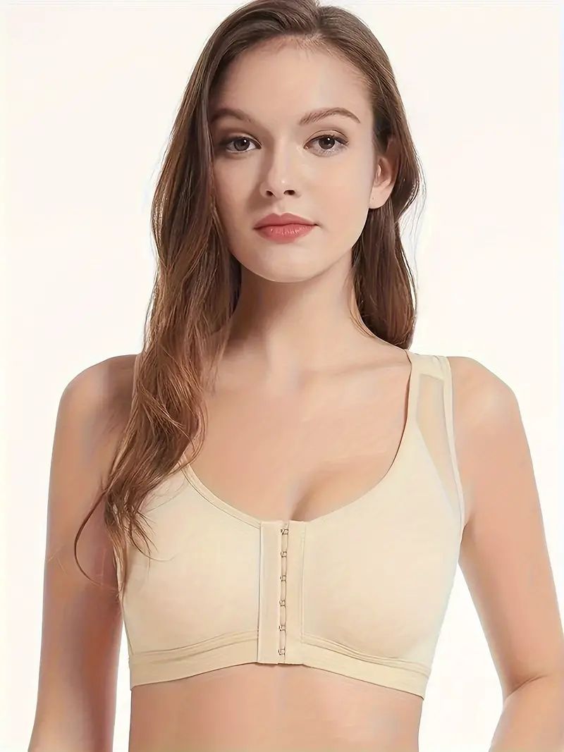 Plus Size Wireless Sports Bra with Adjustable Closure and Breathable Mesh for Yoga and Workouts