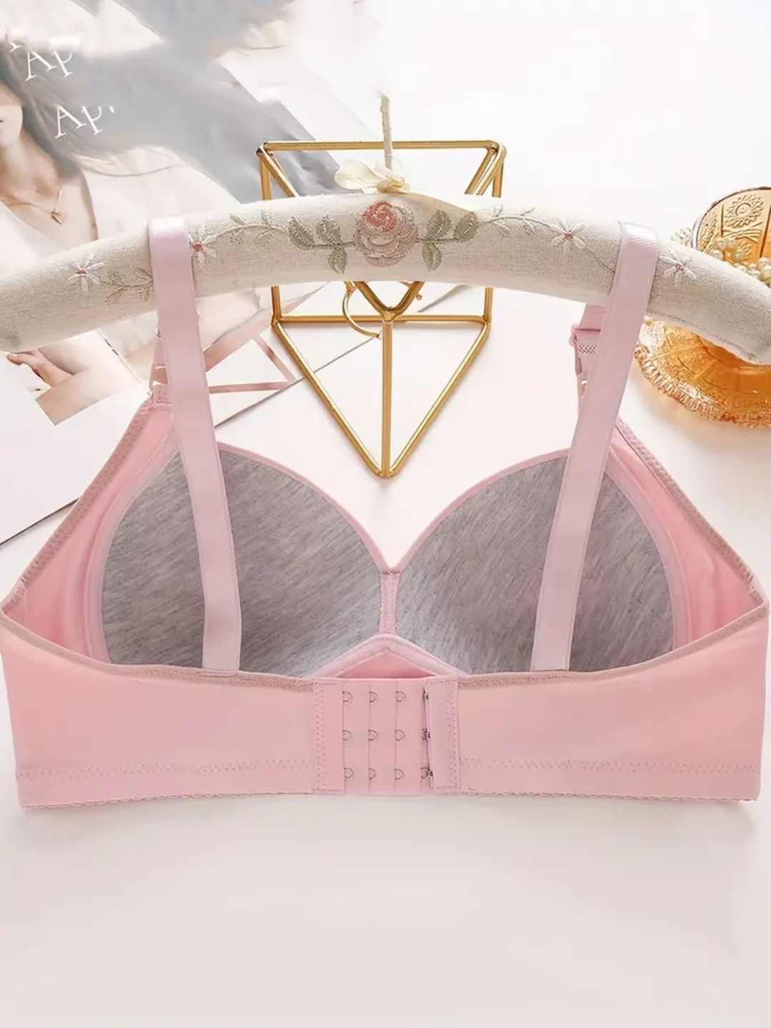 Women's Maternity Solid Color Bra, Stretchy Comfy Underwear ，Comfortable gathering underwear, foldable breast, anti sagging bra