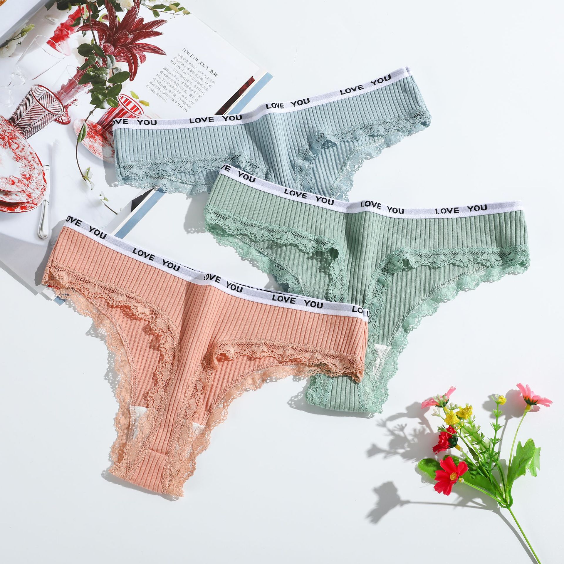 5Pcs Cotton Women's Panties, Lace & Printed Design,Breathable & Comfortable, Premium Blend Underwear for Daily Wear