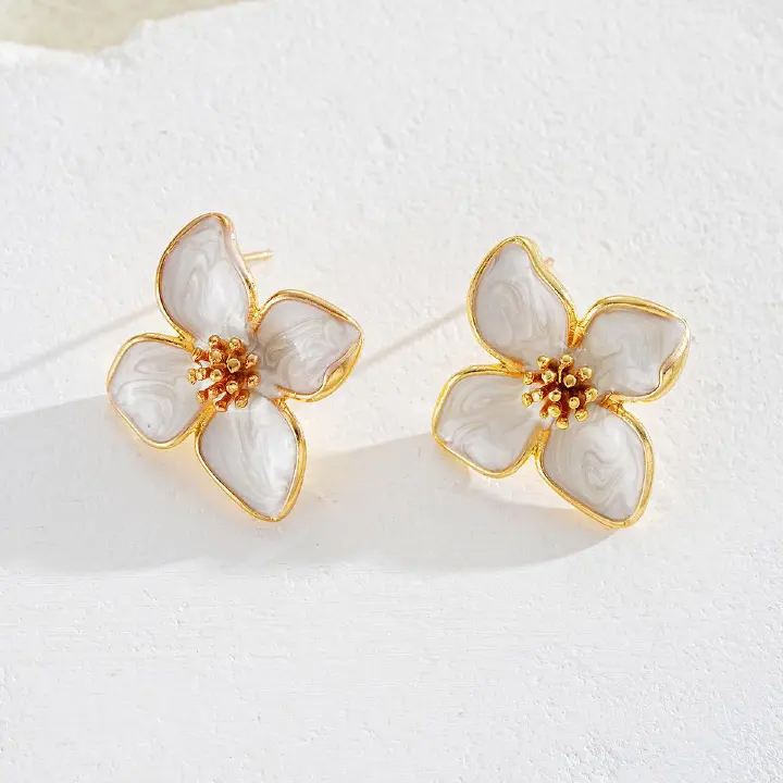French Ins Retro Drip Glaze Milk White Flower Earrings Three-Dimensional Small Flower Stud Earrings Personality Temperament Drip Earrings