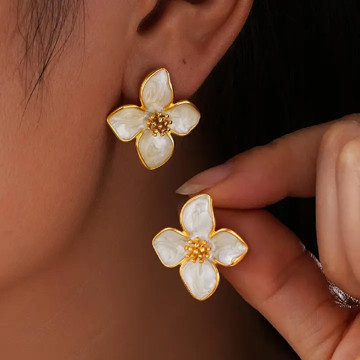French Ins Retro Drip Glaze Milk White Flower Earrings Three-Dimensional Small Flower Stud Earrings Personality Temperament Drip Earrings