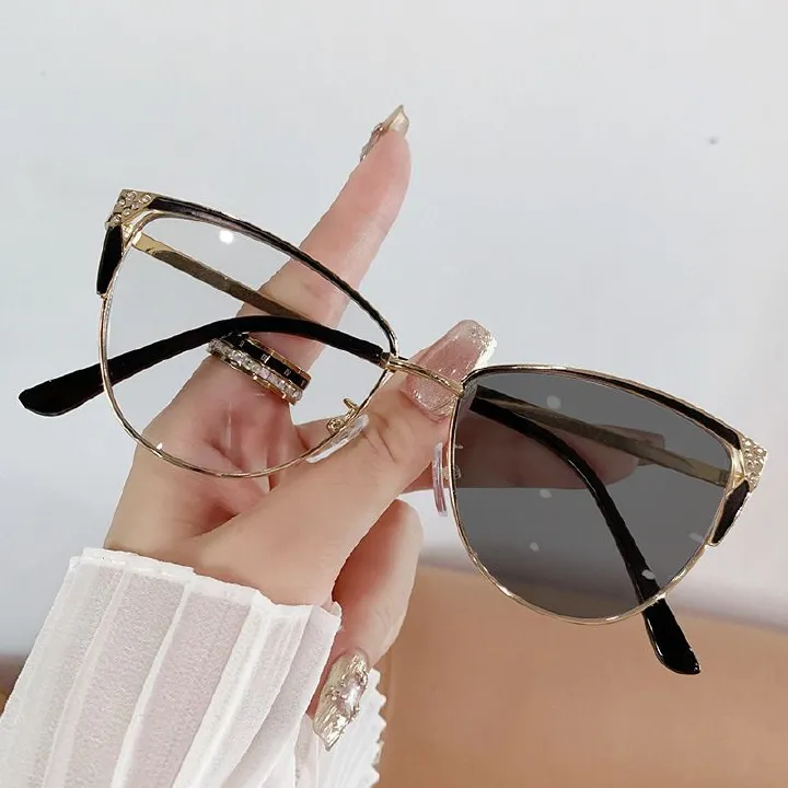 1pc New Women's Fashionable Ultra-Light Anti-Blue Light Photochromic Glasses