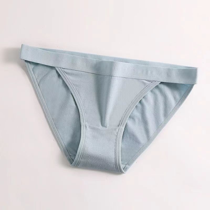 New Arrival 4Pcs Ladies Cotton Briefs Cotton Antibacterial Med-Low Waist Student Panties Breathable Simple Comfortable Hip Lifting Ladies Thongs Solid Color Triangle Panties（Choose one size larger）