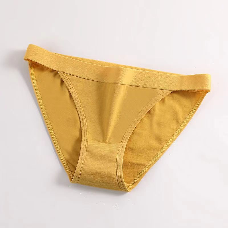 New Arrival 4Pcs Ladies Cotton Briefs Cotton Antibacterial Med-Low Waist Student Panties Breathable Simple Comfortable Hip Lifting Ladies Thongs Solid Color Triangle Panties（Choose one size larger）