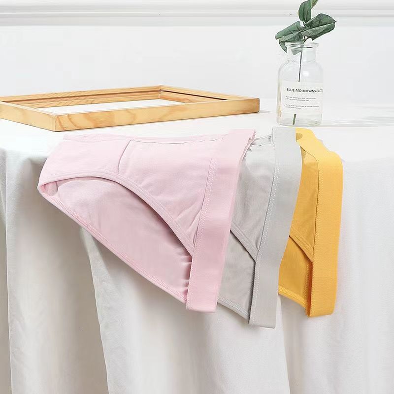 New Arrival 4Pcs Ladies Cotton Briefs Cotton Antibacterial Med-Low Waist Student Panties Breathable Simple Comfortable Hip Lifting Ladies Thongs Solid Color Triangle Panties（Choose one size larger）