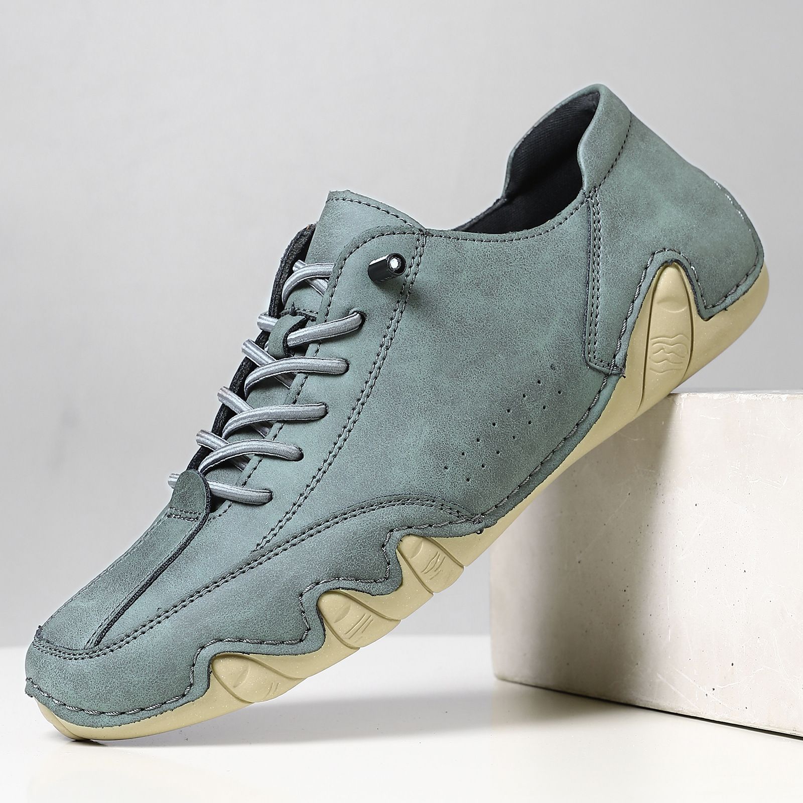 Size36-50 Men's and women's low-top casual shoes Martin shoes octopus Plus size Men Shoes Men Sneakers Lightweight sport shoes Breathable and Versatile British Style Trendy Shoes for Boy Students Hot