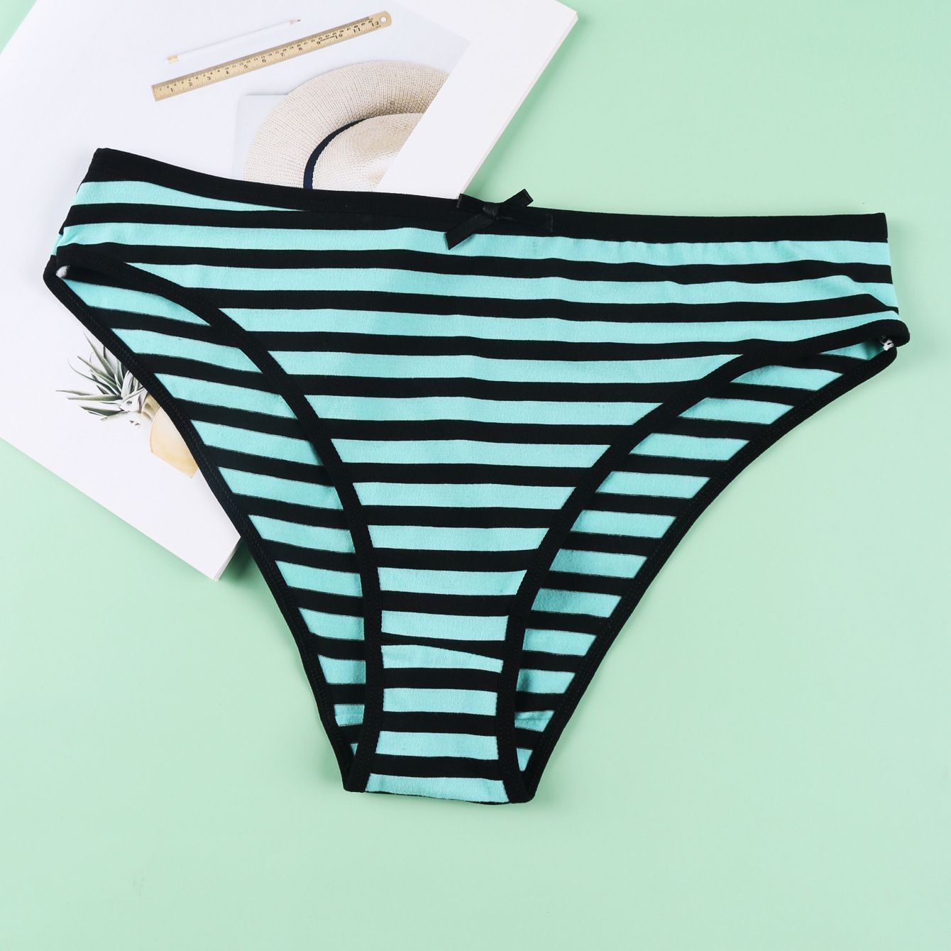 4PCS Women's cotton panties Girl Briefs Ms. cotton underwear bikini underwear sexy Ladies Briefs Free shipping Plus Size Ladies Cotton Striped Panties Women's Low Waisted Triangle Panties
