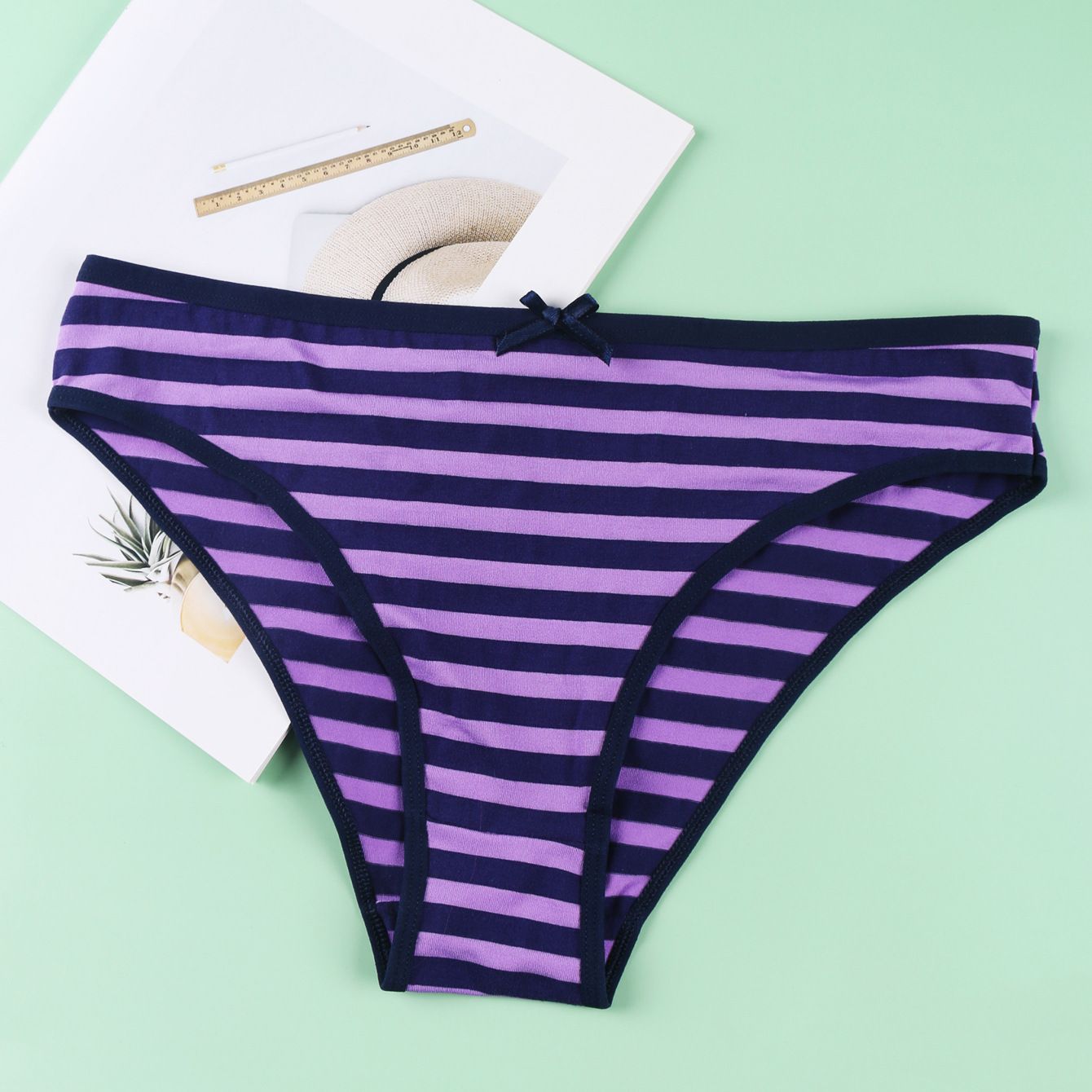 4PCS Women's cotton panties Girl Briefs Ms. cotton underwear bikini underwear sexy Ladies Briefs Free shipping Plus Size Ladies Cotton Striped Panties Women's Low Waisted Triangle Panties