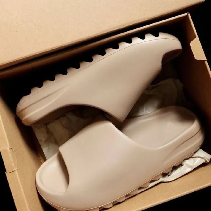 Brand Women Men Slippers Fashion EVA Slides 2024 Summers Outdoor Beach Sandals Women Casual Shoes Man Flip-flops Men's Sandal Summer Women Slippers Men Sandals Casual Beach Shoes Soft Bottom Slides