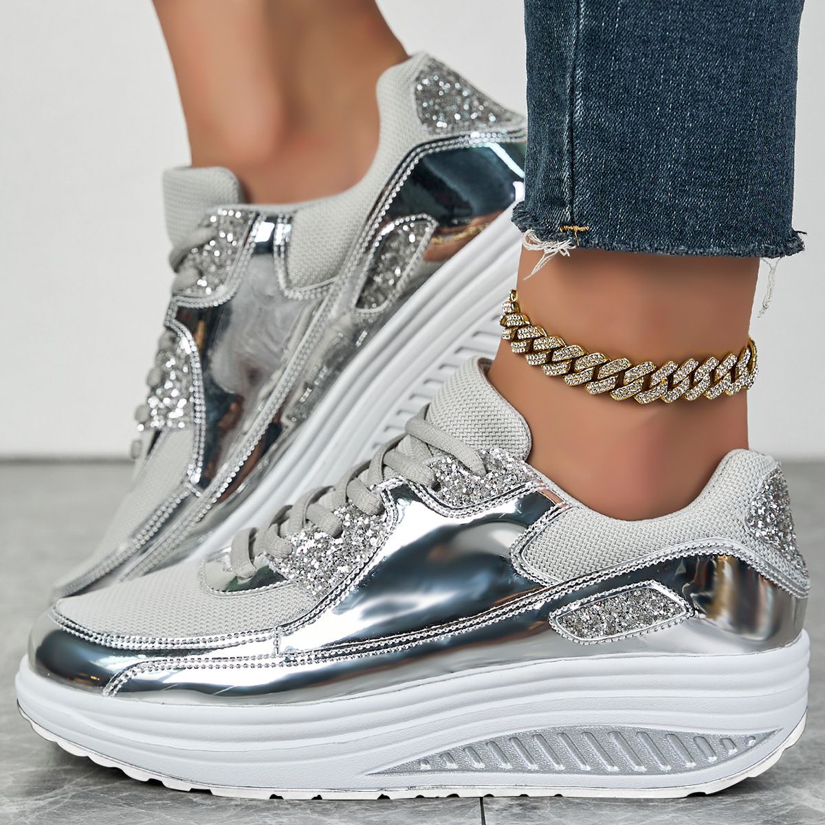 Mesh Breathable Women Casual Sneakers Women Lace Up Flats Vulcanized Shoes Ladies Outdoor Running Walking Shoes Comfortable Breathable Female Footwear Platform Sneakers Female Shoes Plus Size