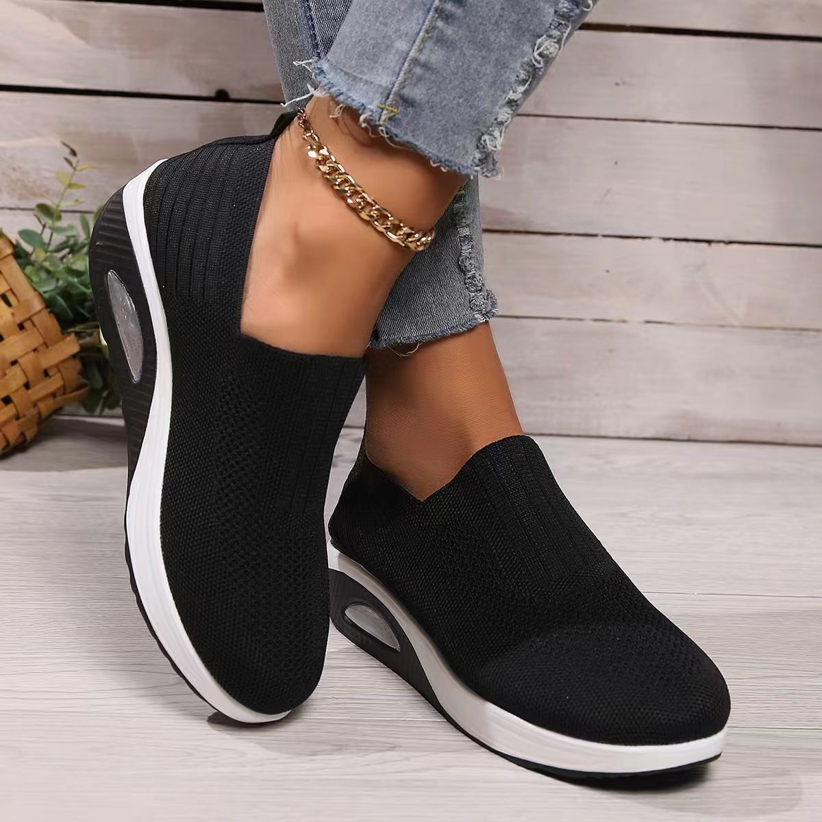 Lightweight Women Casual Shoes Breathable Slip on Female Casual Sneakers Anti-slip Women's Flats Outdoor Walking Shoes Women Walking Shoes Air Cushion Non Slip Orthopedic Shoes Ladies Platform Mules