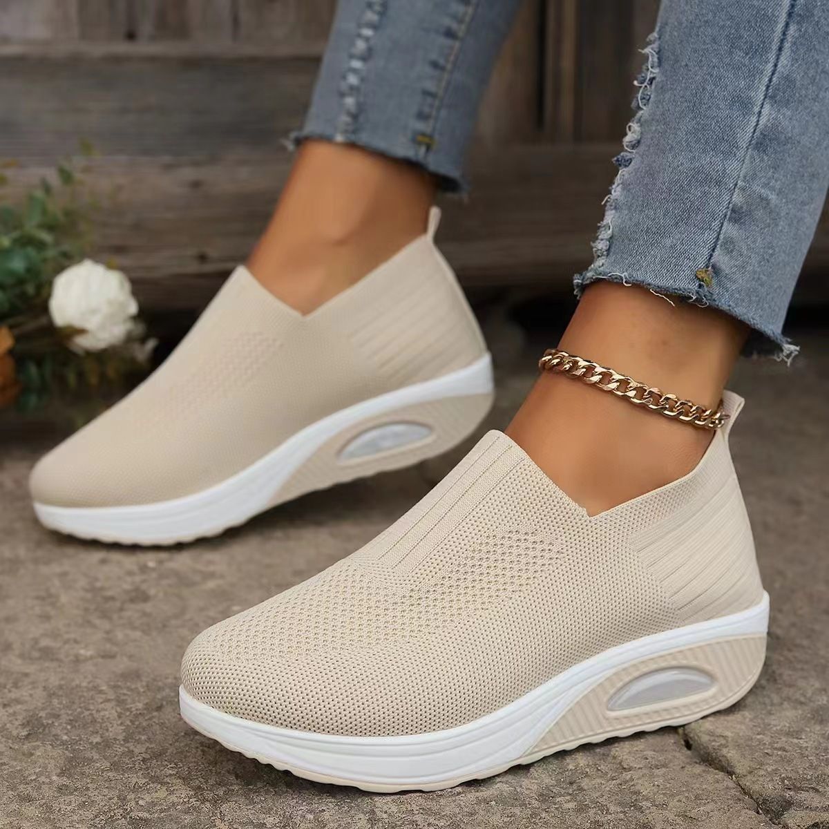 Lightweight Women Casual Shoes Breathable Slip on Female Casual Sneakers Anti-slip Women's Flats Outdoor Walking Shoes Women Walking Shoes Air Cushion Non Slip Orthopedic Shoes Ladies Platform Mules
