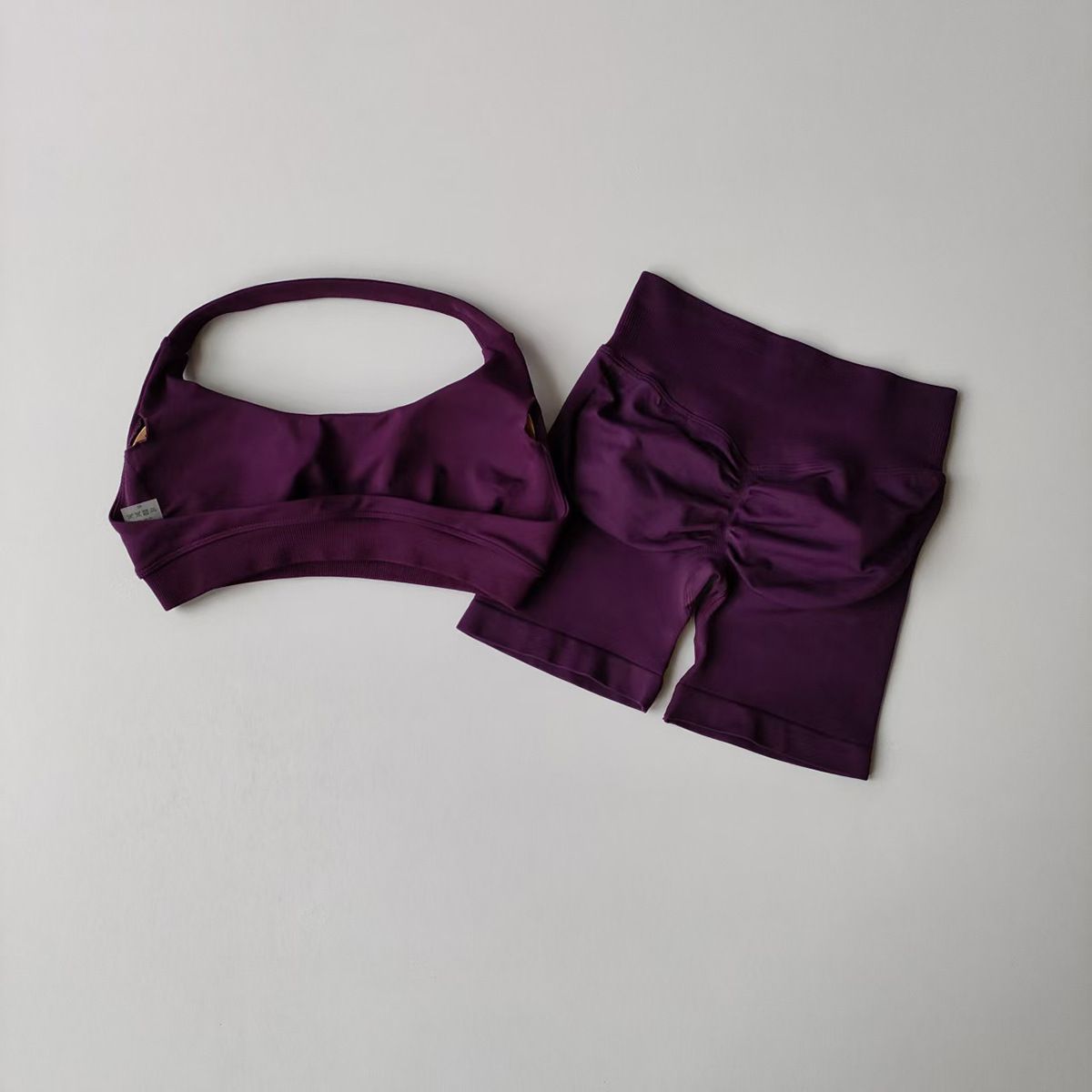 2 Pieces Yoga Suit for Women Seamless Fitness Gym Clothes Halter Sports Bra Matching Impact Shorts Workout Sets Gym Outfit Women's Seamless Yoga Set Sexy Sport Bra High Waist Sports Shorts Gym Fitness