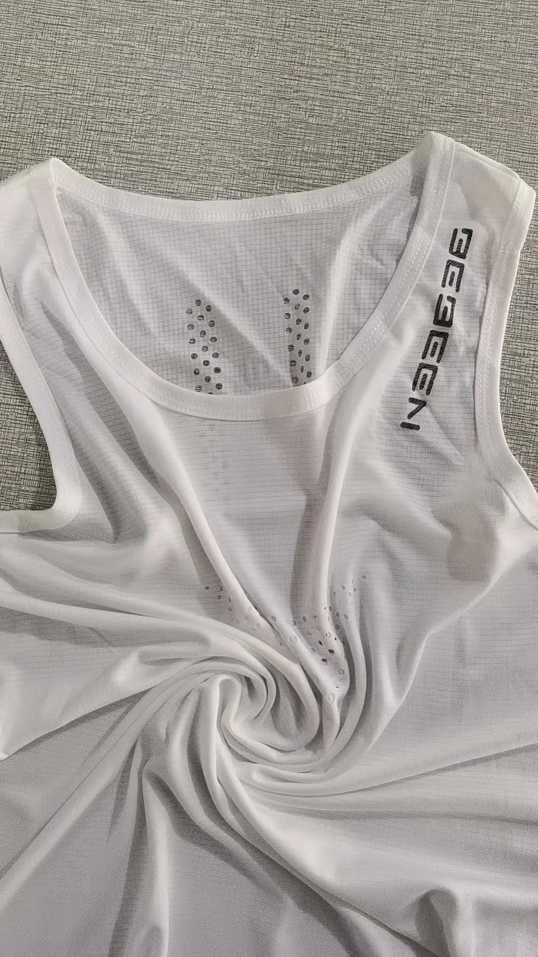 Mens Vest Mesh Breathable Quick Dry Outdoor Sports Sleeveless Top Lightweight Slim Fit Tank Top New casual and comfortable Joker sweatshirt fitness exercise slim vest Men'S Fashion 2025 Summer