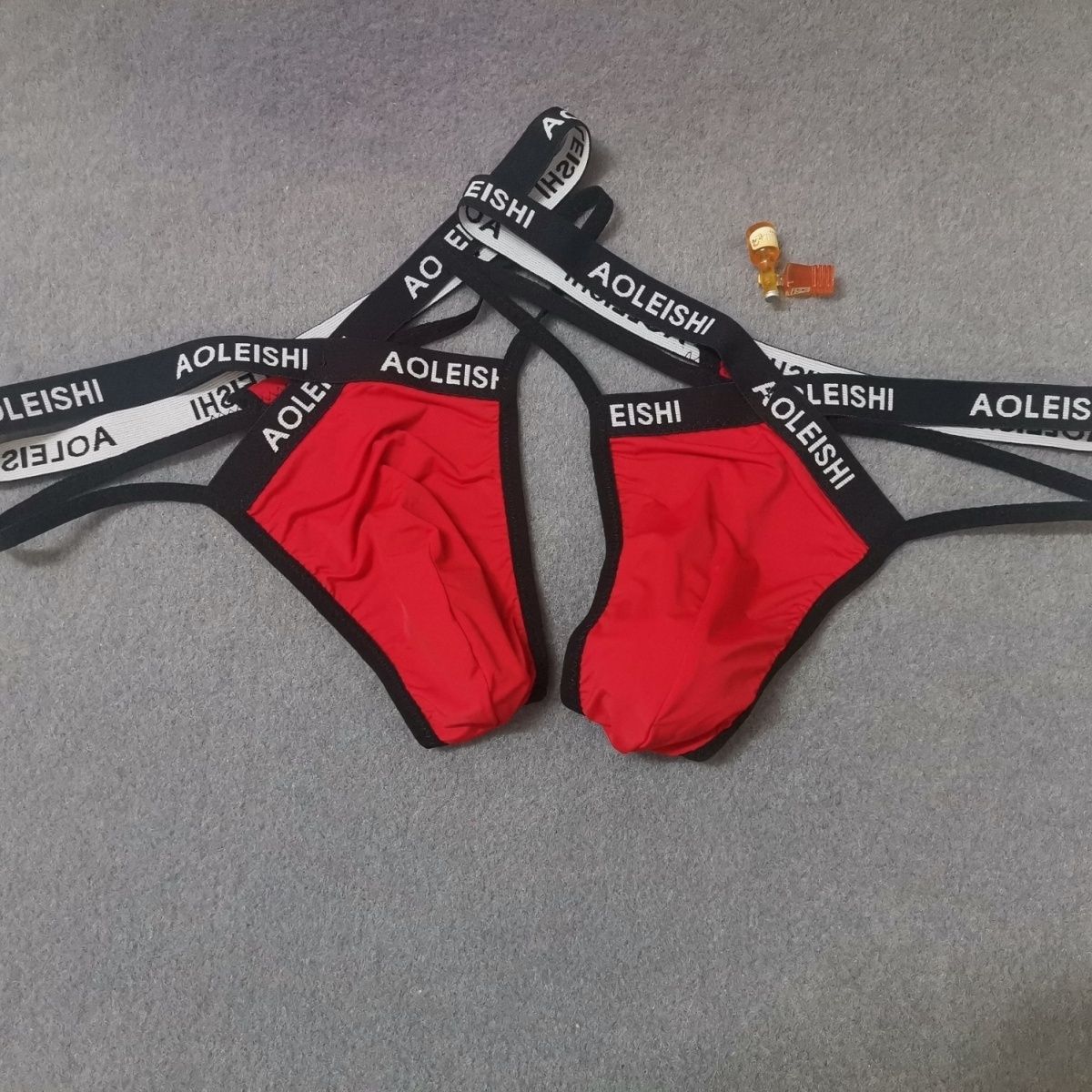 2PCS Men's Sexy Breathable Thongs Briefs Low Waist U Convex Underwear Underpants Men's G-String Underwear ice silk sexy gay sissy  Jockstrap penise bag breathable thin men underwear