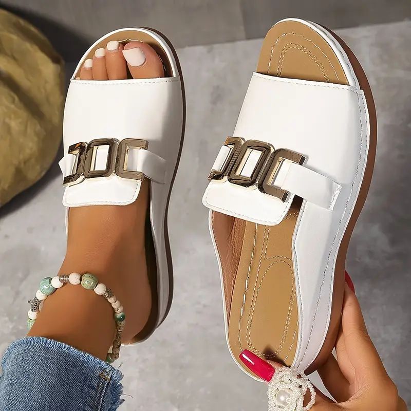 Fashion Slippers Women Sexy Flat Sandals Casual Ladies Sand Beach Slippers Elegant Metal-buckle Fish Mouth Slippers Ladies' fashionable casual flat sandals, versatile outdoor wear, flat slippers