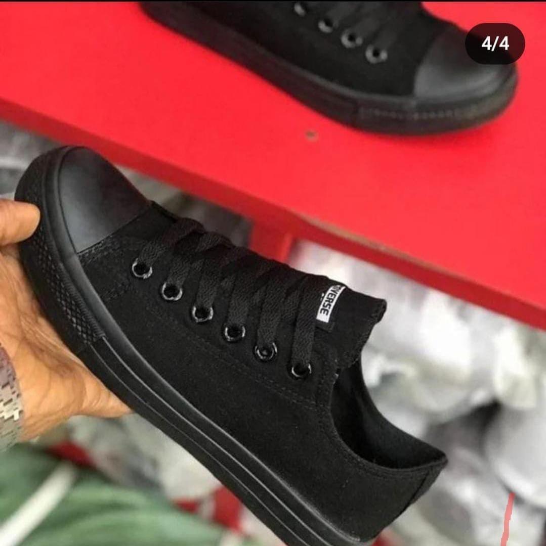 Fashionable Low Cut  Unisex  Men Women Sports Comfortable Sneakers Lace Up Closed Shoes Dress Leisure Boy Girl Shoes Fashion Rubber Shoes