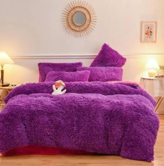 6pcs Luxury designs Velvet plush Fluffy Duvet set Comforter comes as One Duvet, One Bedsheet and 4 Pillow Cases Bedding Set
Size: 6*6/ 6*7